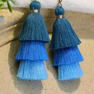 Blue Ombre‎ Tassel Fringe Thread post or stud Earrings-New